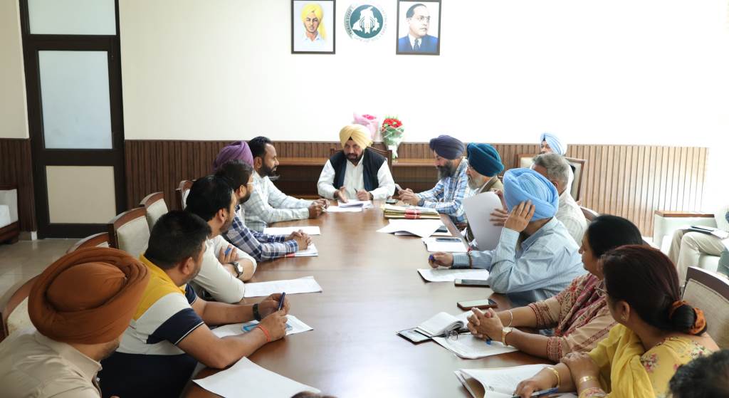 Harchand Singh Burst resolved the demands of Punjab Mandi Board Employees Union on the spot